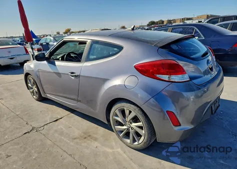2016 Hyundai Veloster z USA, uszkodzony, nr VIN KMHTC6AD2GU272153